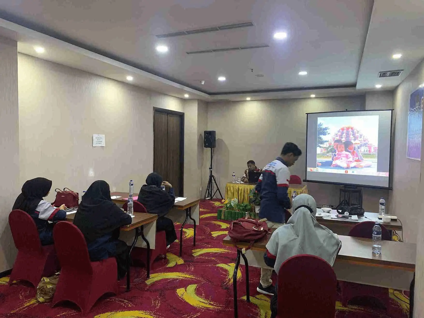 Bimtek Penyusunan SOP Tata Usaha Sekolah Strategis agar Pelayanan Lebih Efisien Terbaru