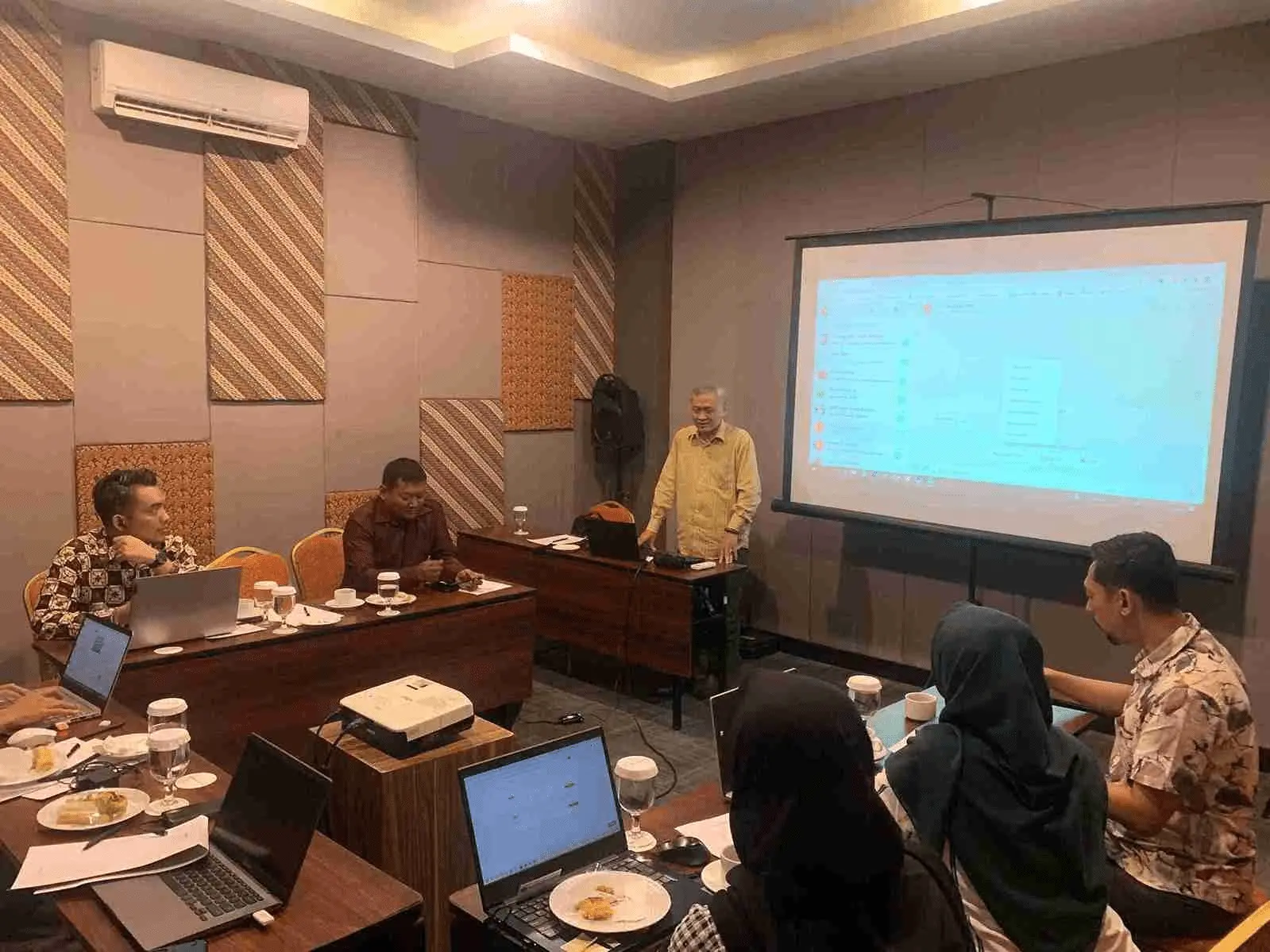 Teknik membuat notulen rapat kedinasan pemerintah daerah tahun 2026–2027